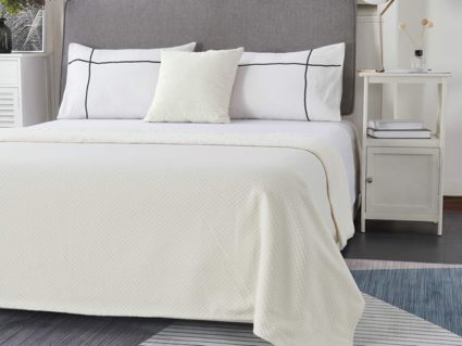 Покрывало Софи де Марко Аманда (молоко)