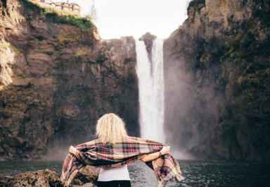 Как и можно ли стирать плед в стиральной машине?