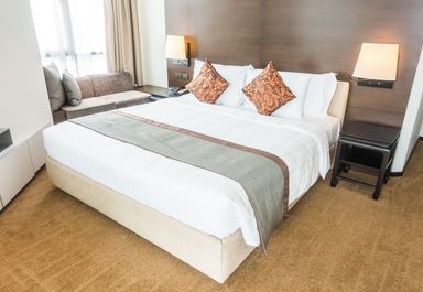 Кровать в маленькой спальне — как определиться с выбором?